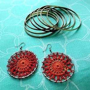 A bundle of Jewelry set